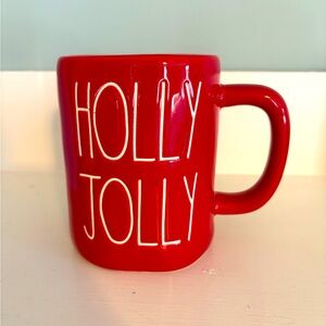 Rae Dunn Holly Jolly Christmas mug ☕️